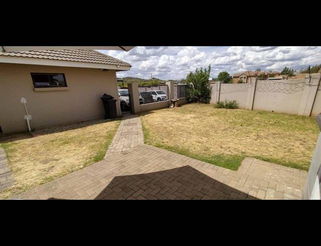 3 BEDROOM DUPLEX FOR SALE IN SHELLYVALE